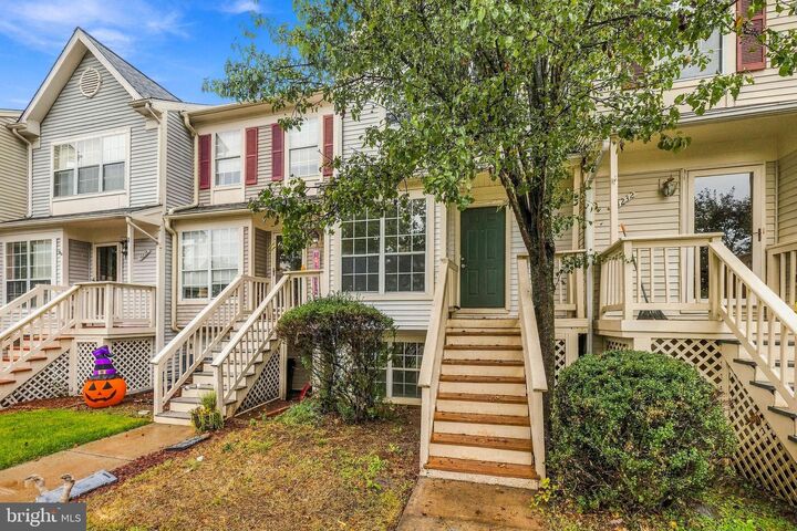 Property Photo:  14234 Autumn Circle  VA 20121 