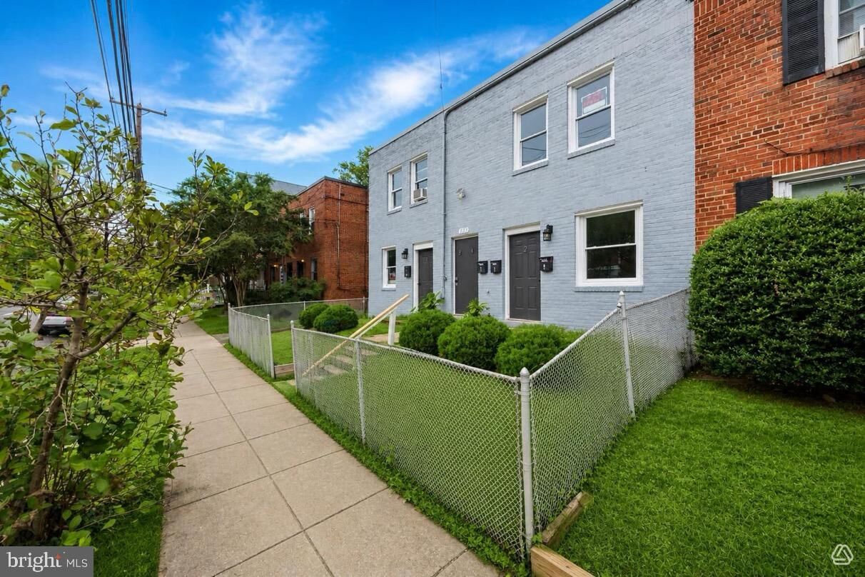 Property Photo:  5433 C Street SE 1  DC 20019 