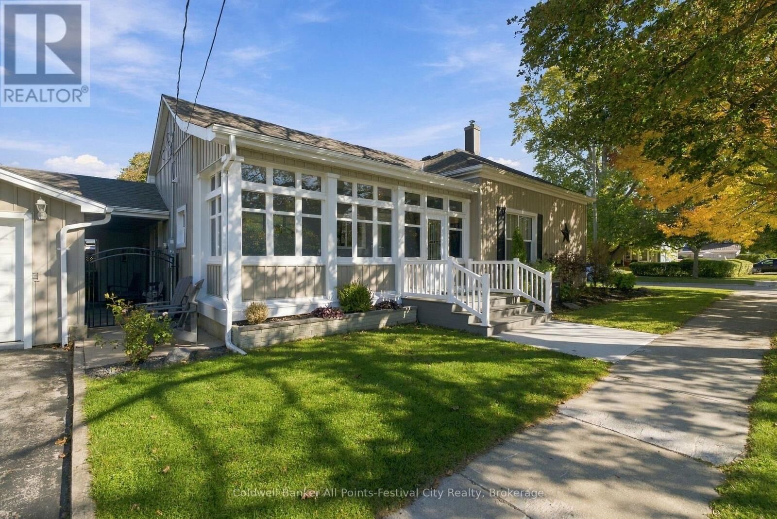 Property Photo:  22 Albert Street South  ON N7A 2Y2 
