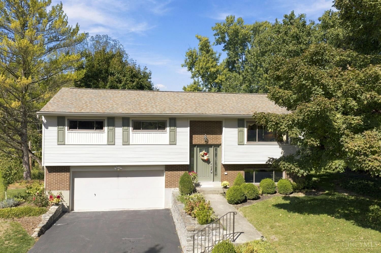Property Photo: 5580 Seville Court OH 45247
