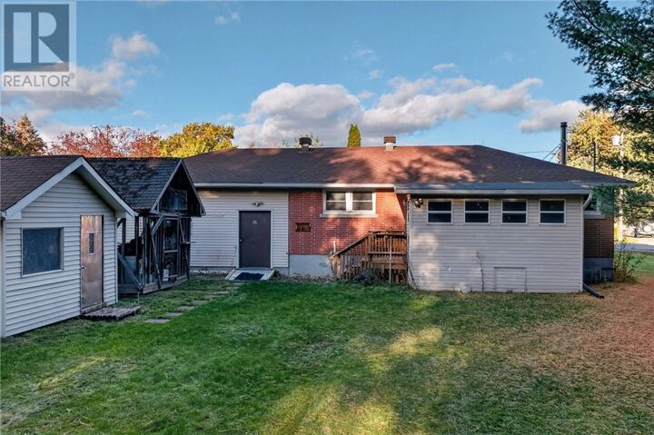 Property Photo:  2513 Field Street  ON P3E 4X5 