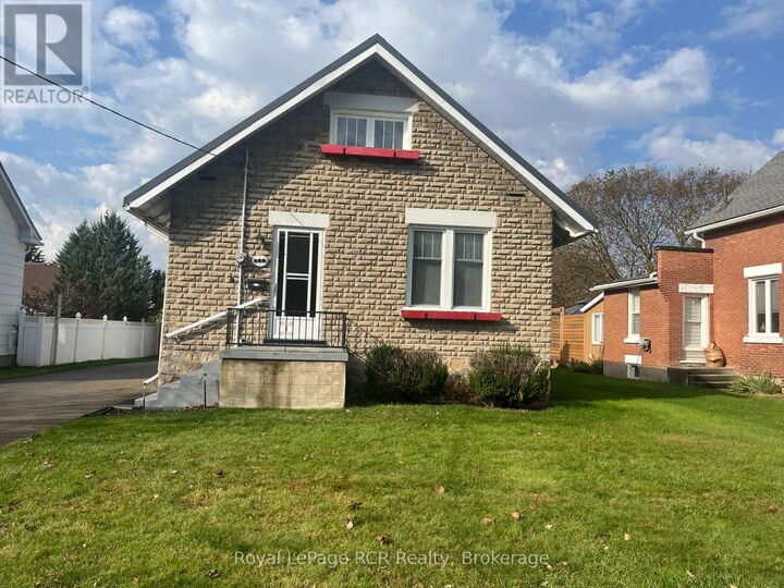 Property Photo: 582 12th Ave Avenue North ON N4N 2V6