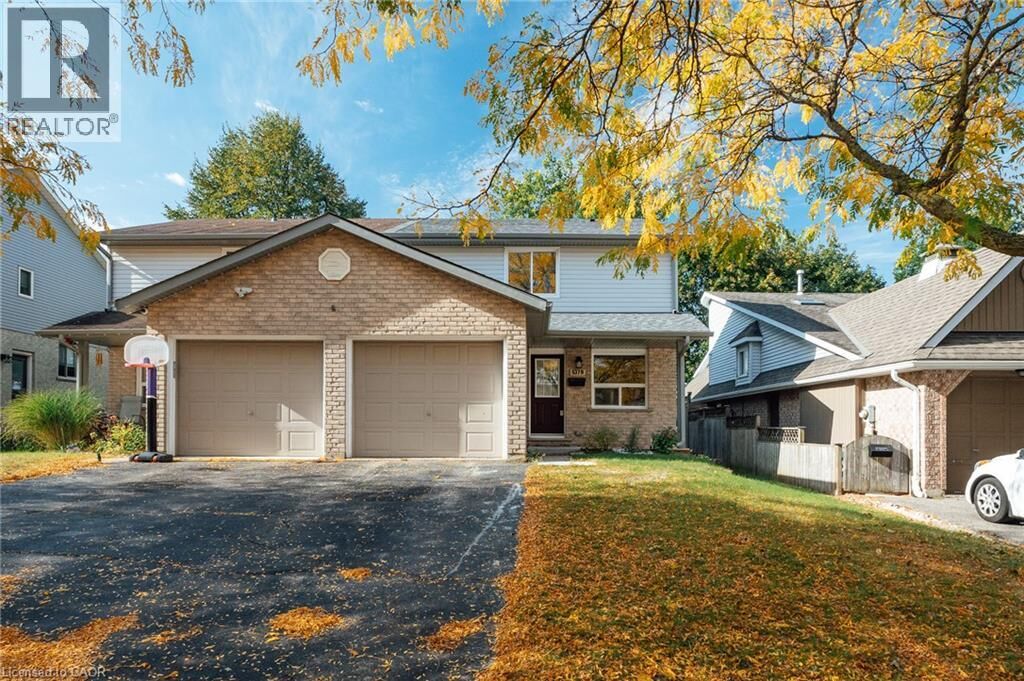 Property Photo:  537 Barwick Crescent  ON N2K 3P4 