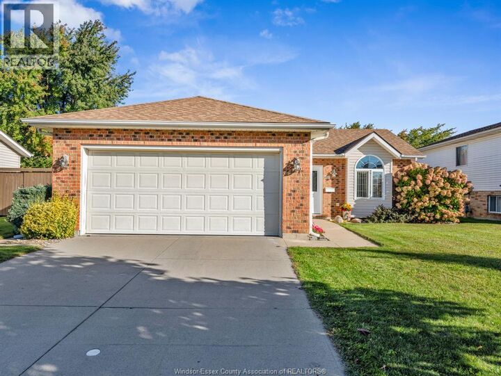 Property Photo:  27 Eastgrove  ON N8H 5J7 