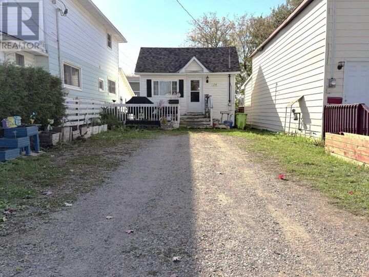 Property Photo:  24 Pardee Ave  ON P6B 1V8 