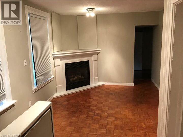 Property Photo:  203 Brant Avenue  ON N3T 3J1 