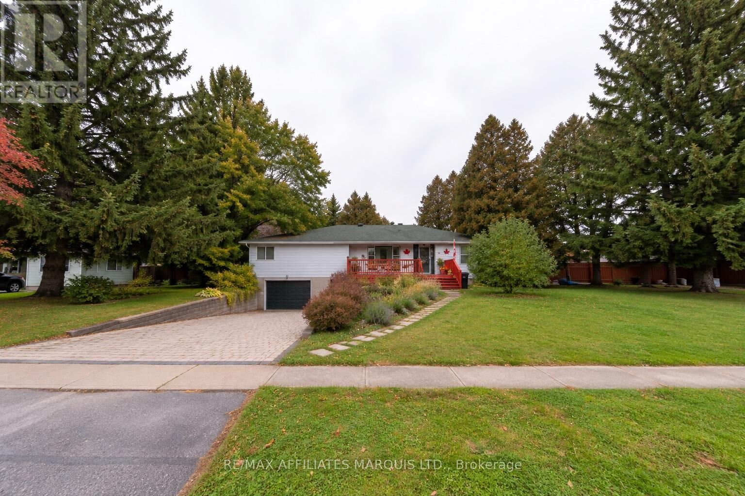 Property Photo:  60 Maple Street  ON K0C 1M0 