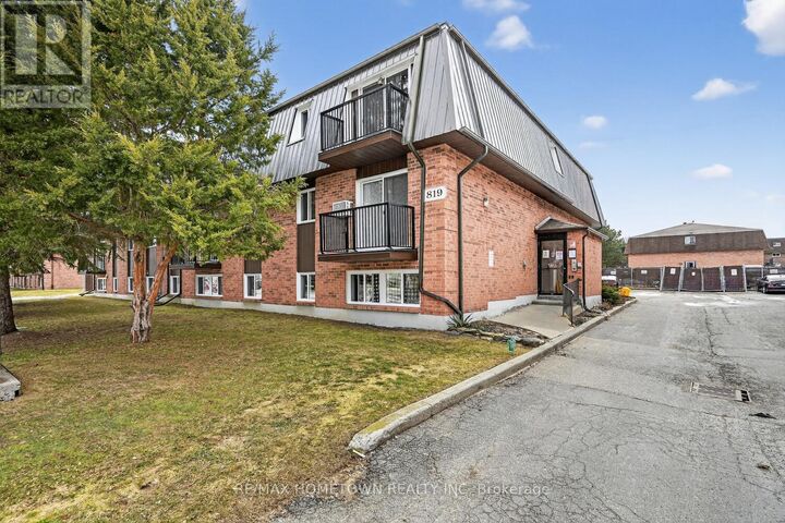 Property Photo:  819 Macodrum Drive 8  ON K6V 6P6 