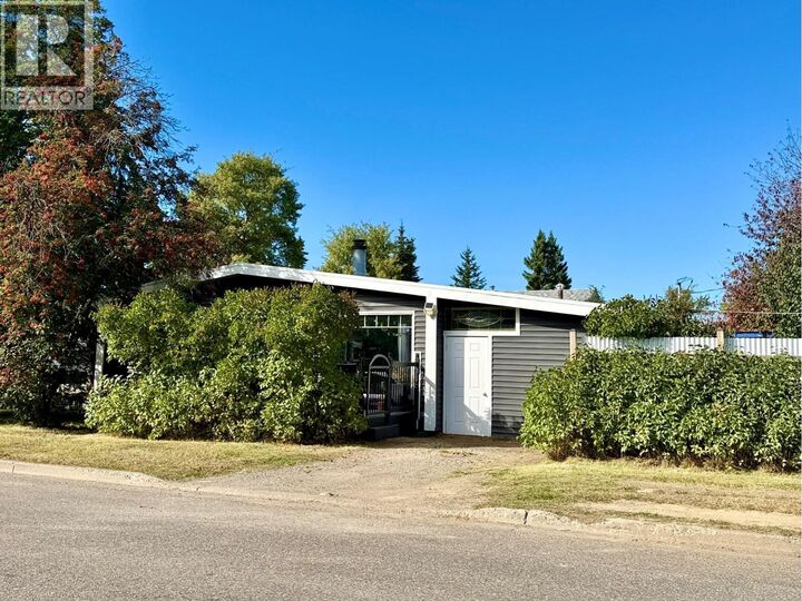 Property Photo:  786 Irwin Street  BC V2M 2X7 
