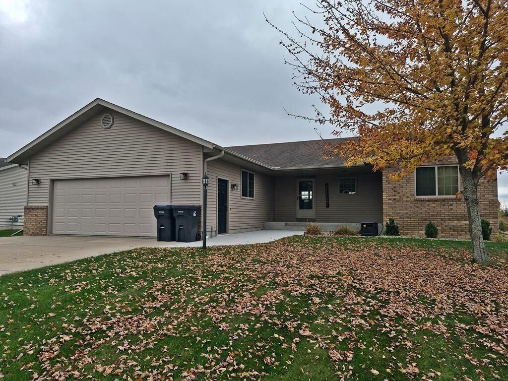 Property Photo:  805 W Roberts Street  WI 54479 
