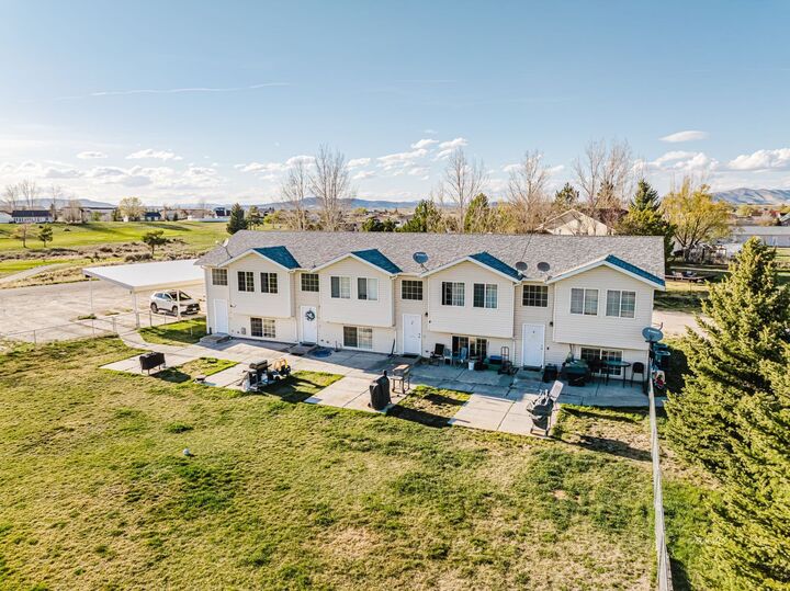Property Photo:  264 Country Club Place  NV 89815 
