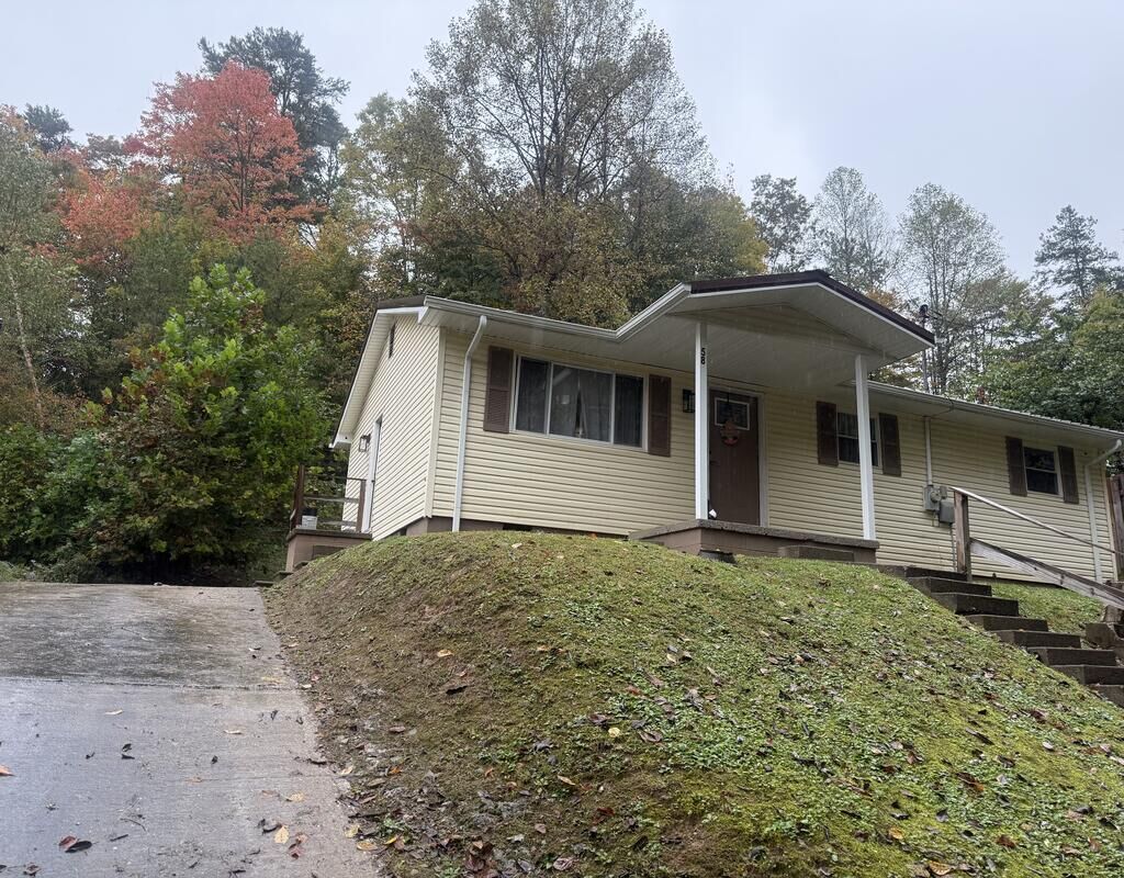 Property Photo:  58 Hager Hill Loop  KY 41222 