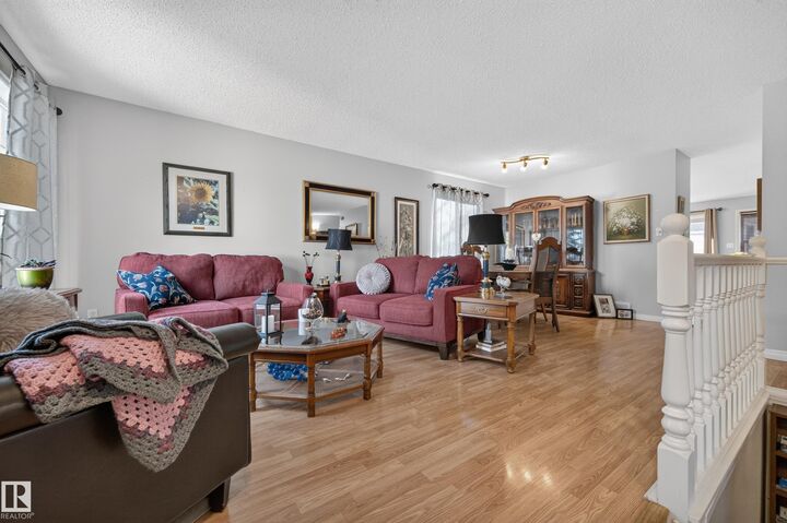 Property Photo:  524 Rainbow Crescent  AB T8A 5M8 