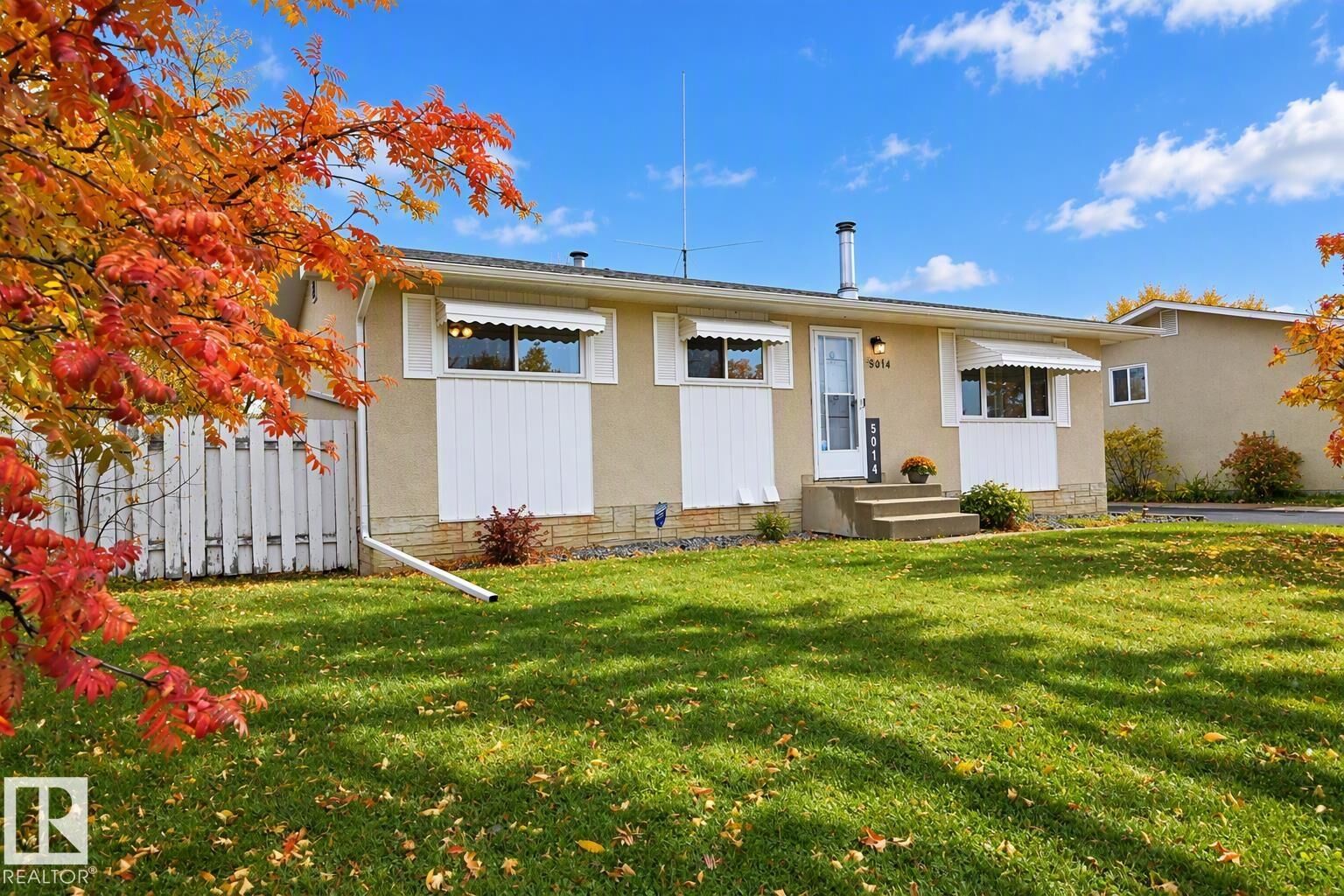 Property Photo:  5014 54 Avenue  AB T9E 5L5 