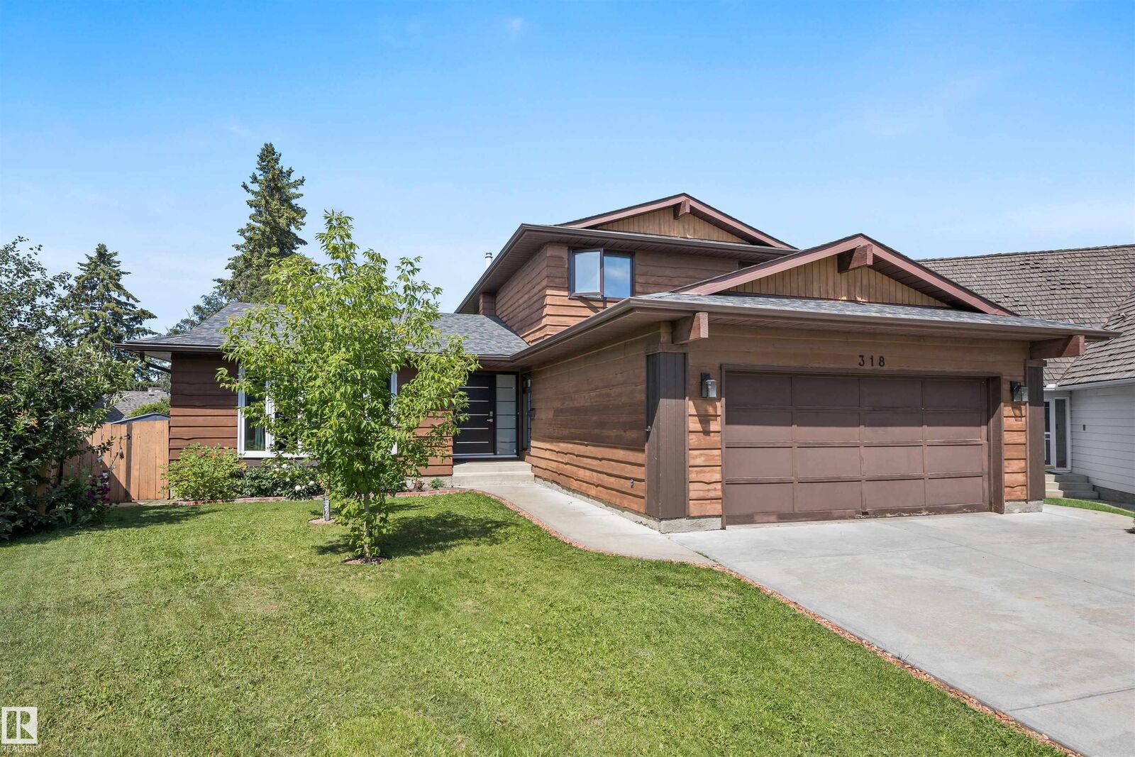 Property Photo:  318 Grand Meadow Crescent NW  AB T6L 1X2 