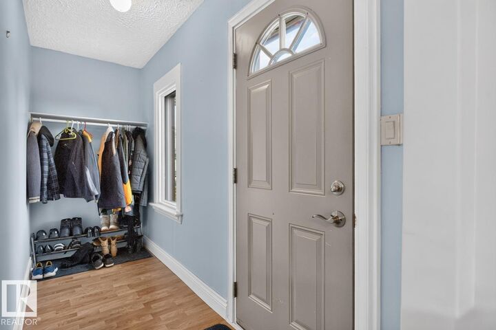 Property Photo:  6 Mont Clare Place  AB T8N 1K9 