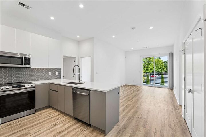 Property Photo: 1155 Custer Avenue SE 202 GA 30316