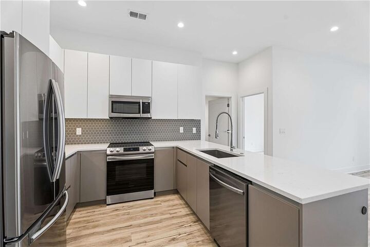 Property Photo: 1155 Custer Avenue SE 202 GA 30316