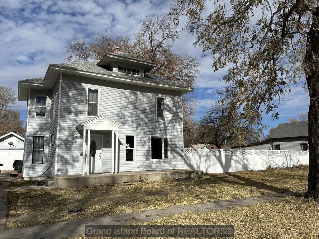 Property Photo:  110 E 9th  NE 68801 