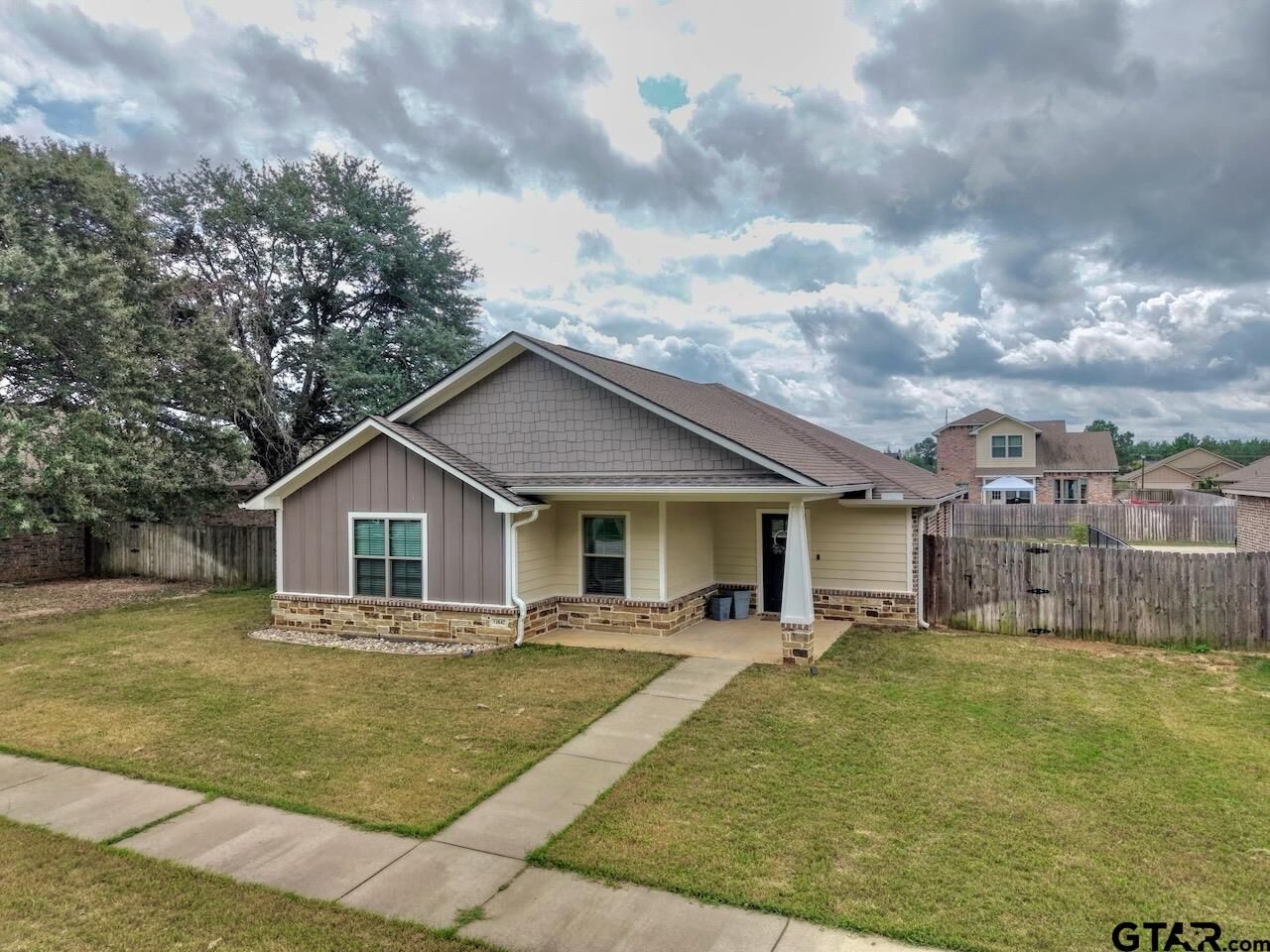 Property Photo:  13847 County Road 4200  TX 75771 