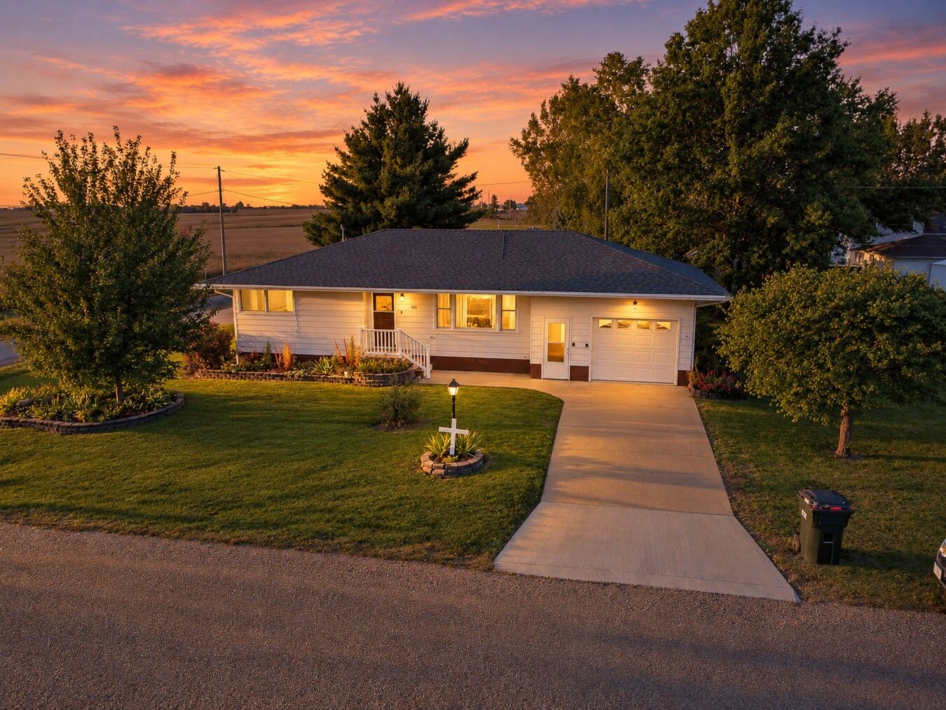 Property Photo: 615 W Adams Street IA 50170