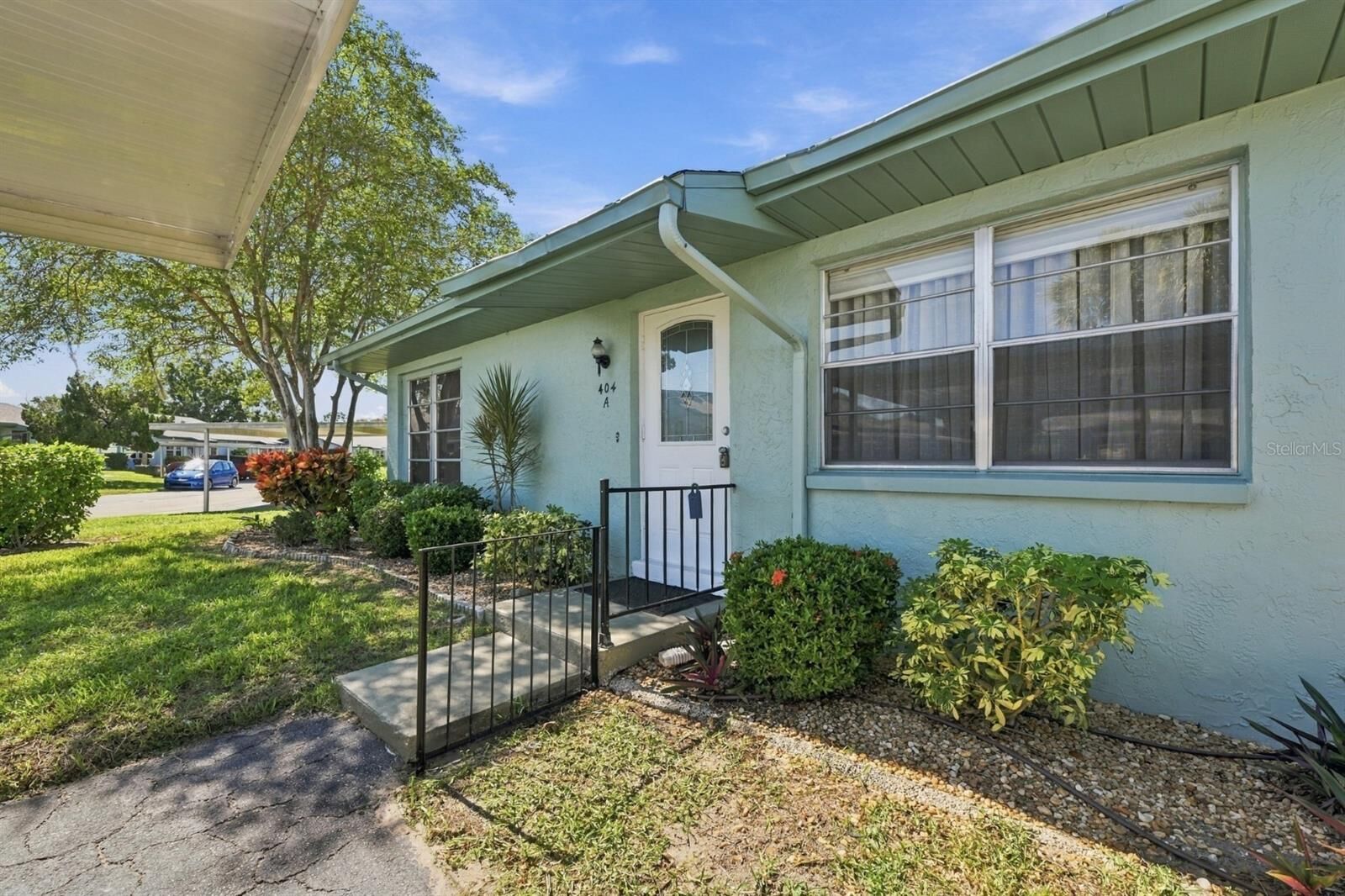 Property Photo:  404 Flanborough Trail A  FL 33573 