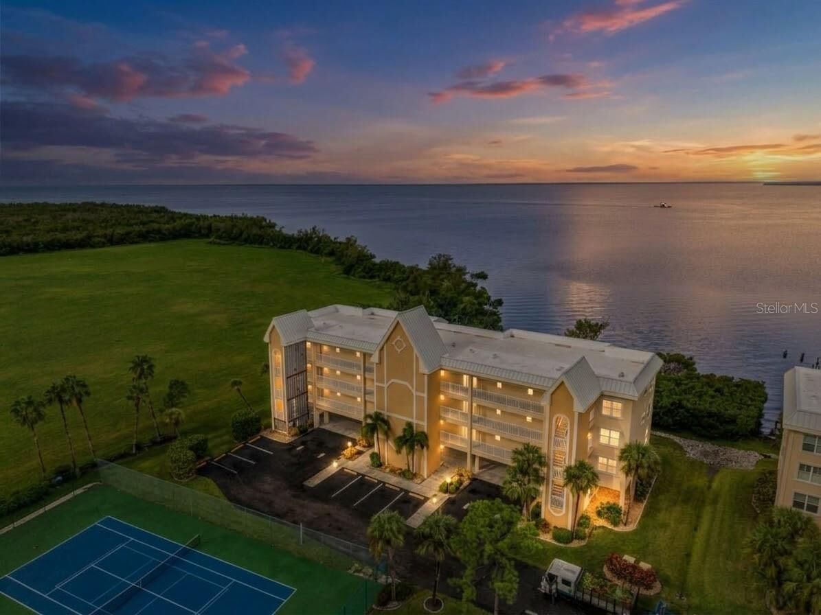Property Photo:  101 N Marion Court 122  FL 33950 
