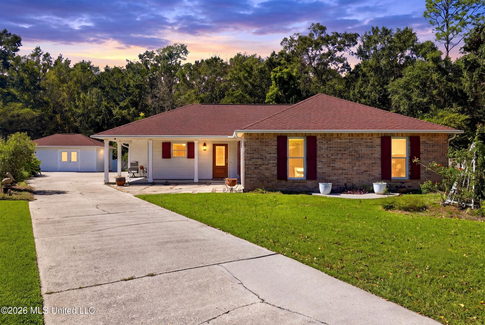 Property Photo:  5 Deborah Court  MS 39560 
