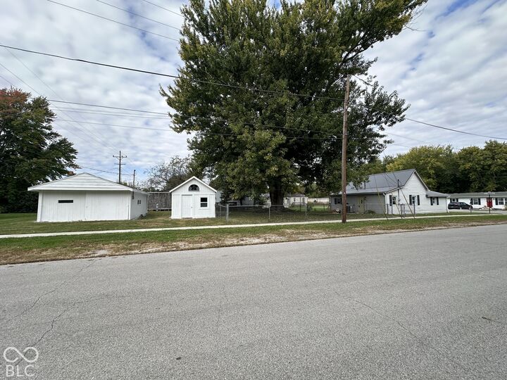 Property Photo:  208 N East  IN 46172 