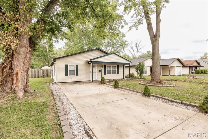 Property Photo:  14 Arabelle Drive  IL 62220 