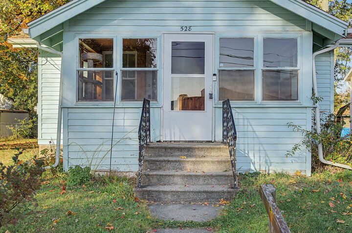 Property Photo: 528 Fern Avenue MI 49202