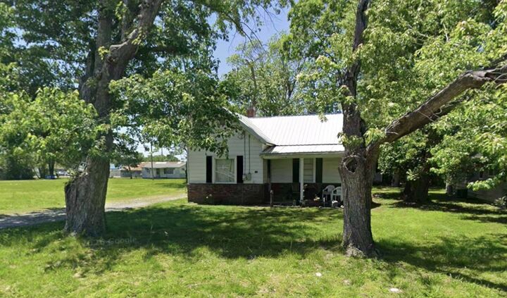 Property Photo:  106 N 4th Street  IL 62959 