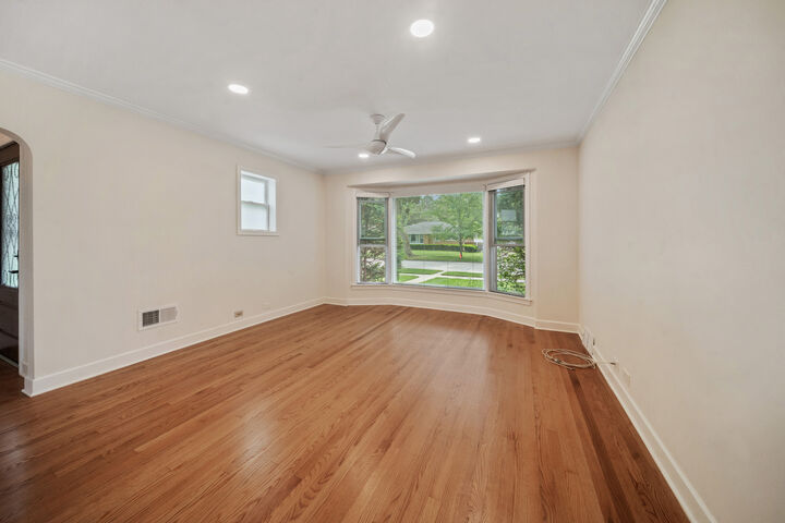 Property Photo: 5320 Suffield Court IL 60077