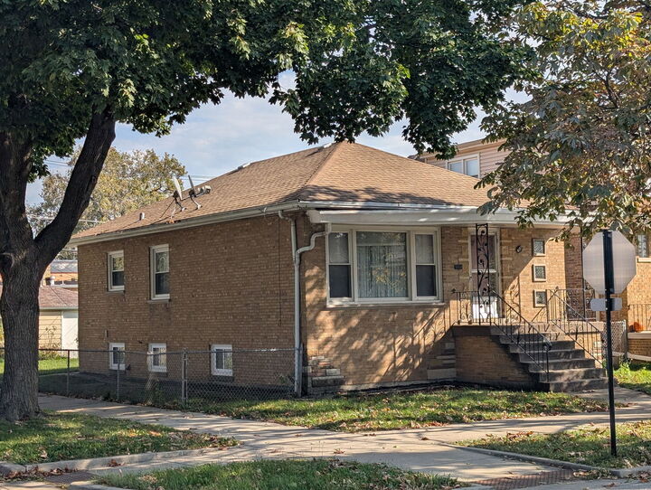 Property Photo:  4601 S Komensky Avenue  IL 60632 