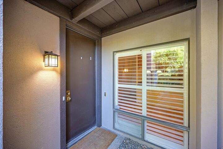 Property Photo:  2270 Woodside Lane 1  CA 95825 