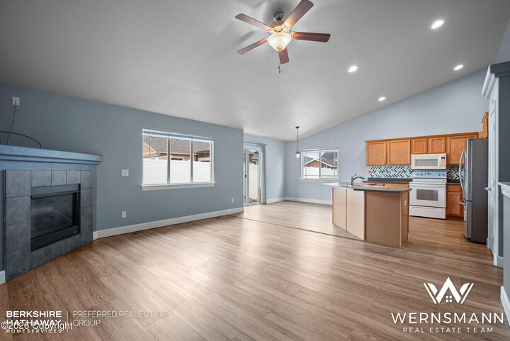 Property Photo: 1207 Cattail Dr - WY 82718