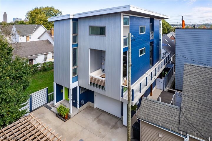 Property Photo:  716 University Court  OH 44113 