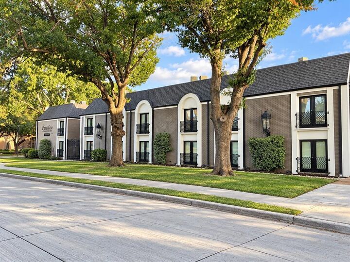 Property Photo:  7730 Meadow Park Drive 222  TX 75230 