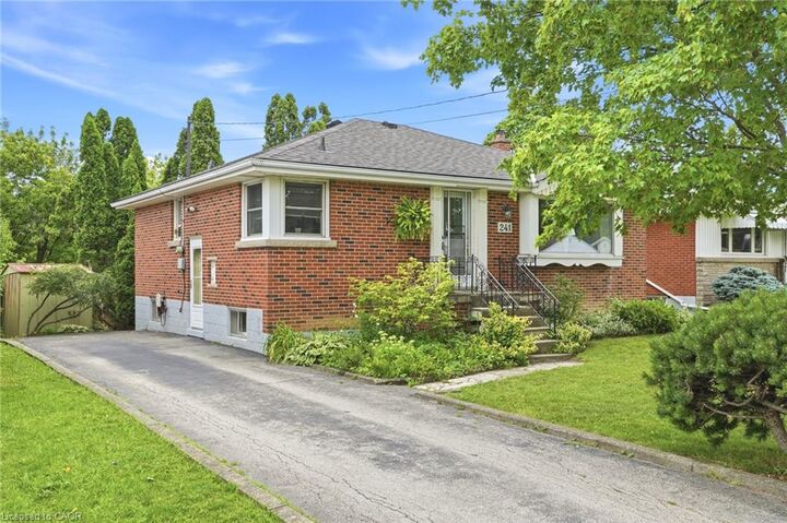 Property Photo:  241 East 44th Street  ON L8T 3H7 