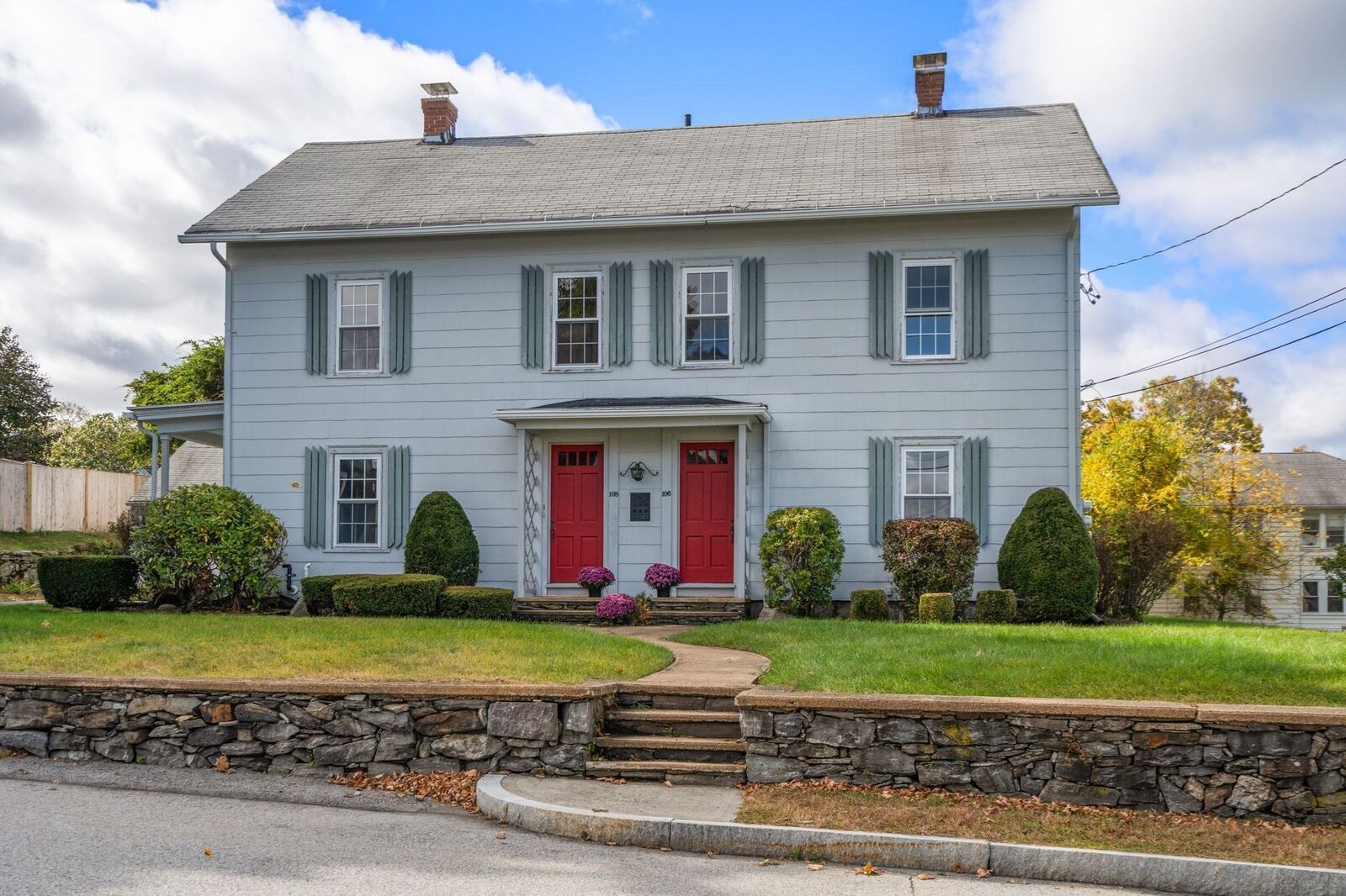 Property Photo: 106 Chestnut St MA 01550