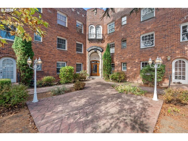 Property Photo:  711 NE Randall Ave 301  OR 97232 