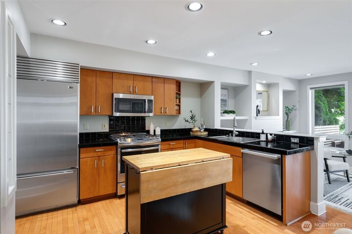 Property Photo: 212 N 45th Street WA 98103