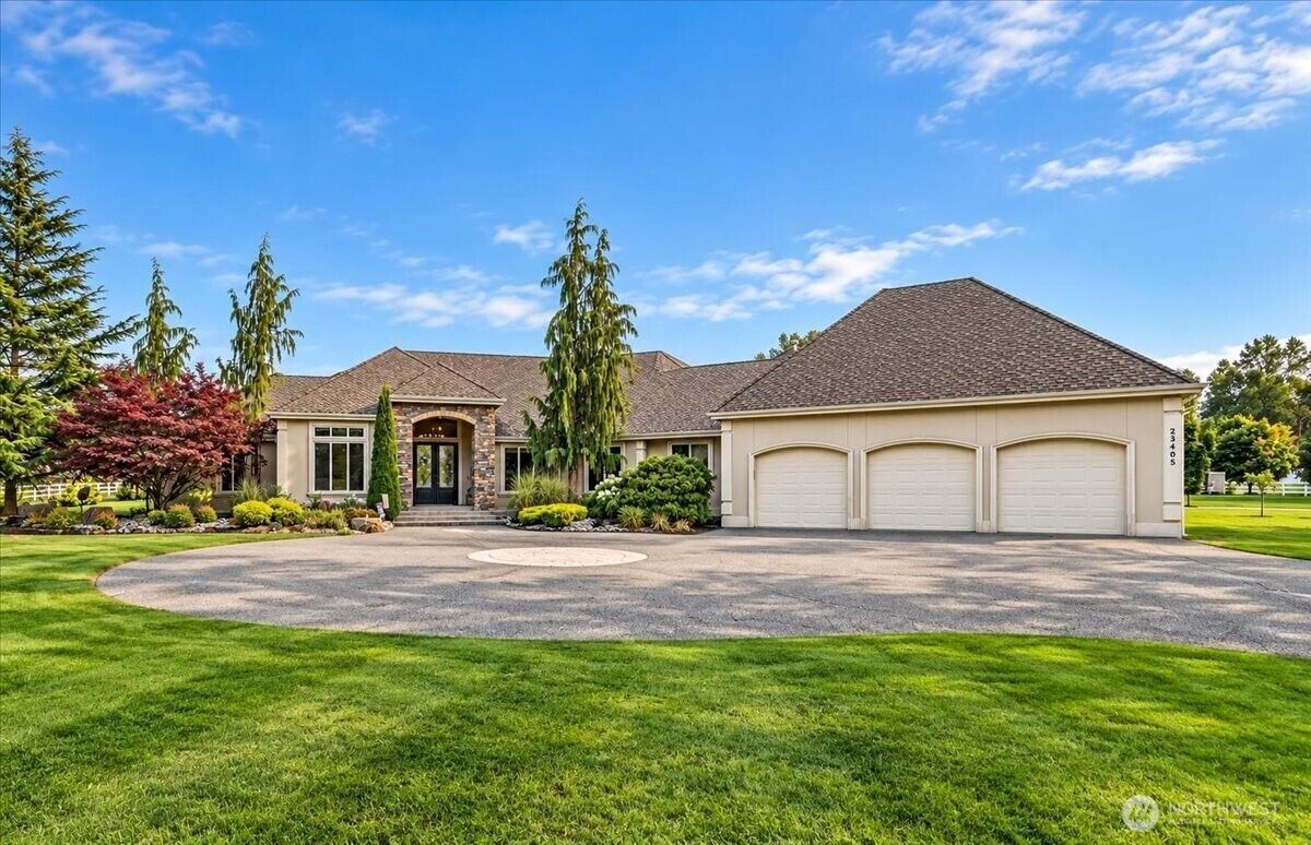 Property Photo: 23405 93rd Street E WA 98321