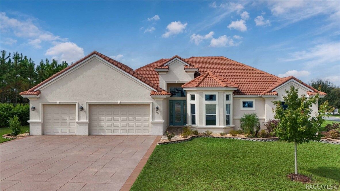 Property Photo:  2253 N Peakview Loop  FL 34442 
