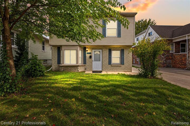 Property Photo:  23060 Berdeno Avenue  MI 48030 