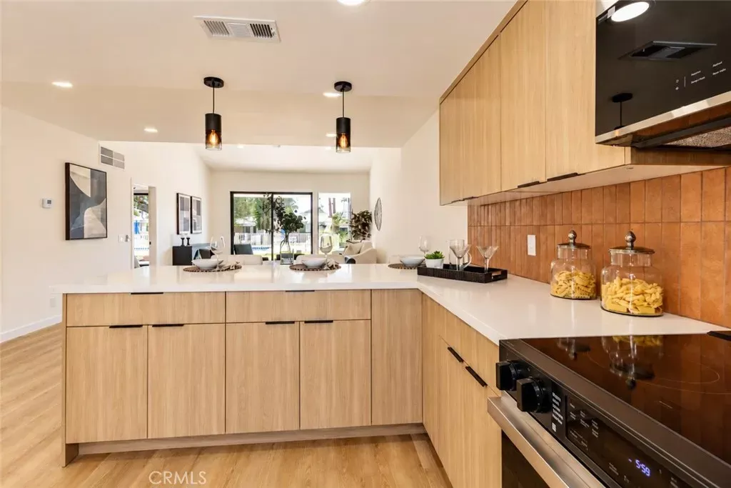 Property Photo: 1012 Saint Thomas CA 92264