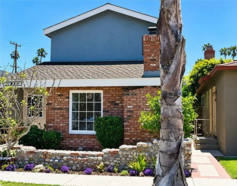 Property Photo: 228 5th St, #2 CA 90740