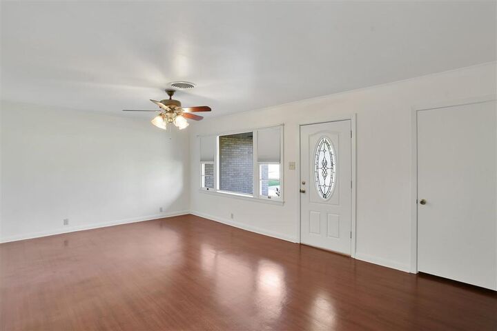 Property Photo: 501 Glover Street LA 70605