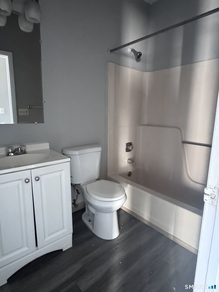 Property Photo:  56 Maple Avenue 302  CT 06114 