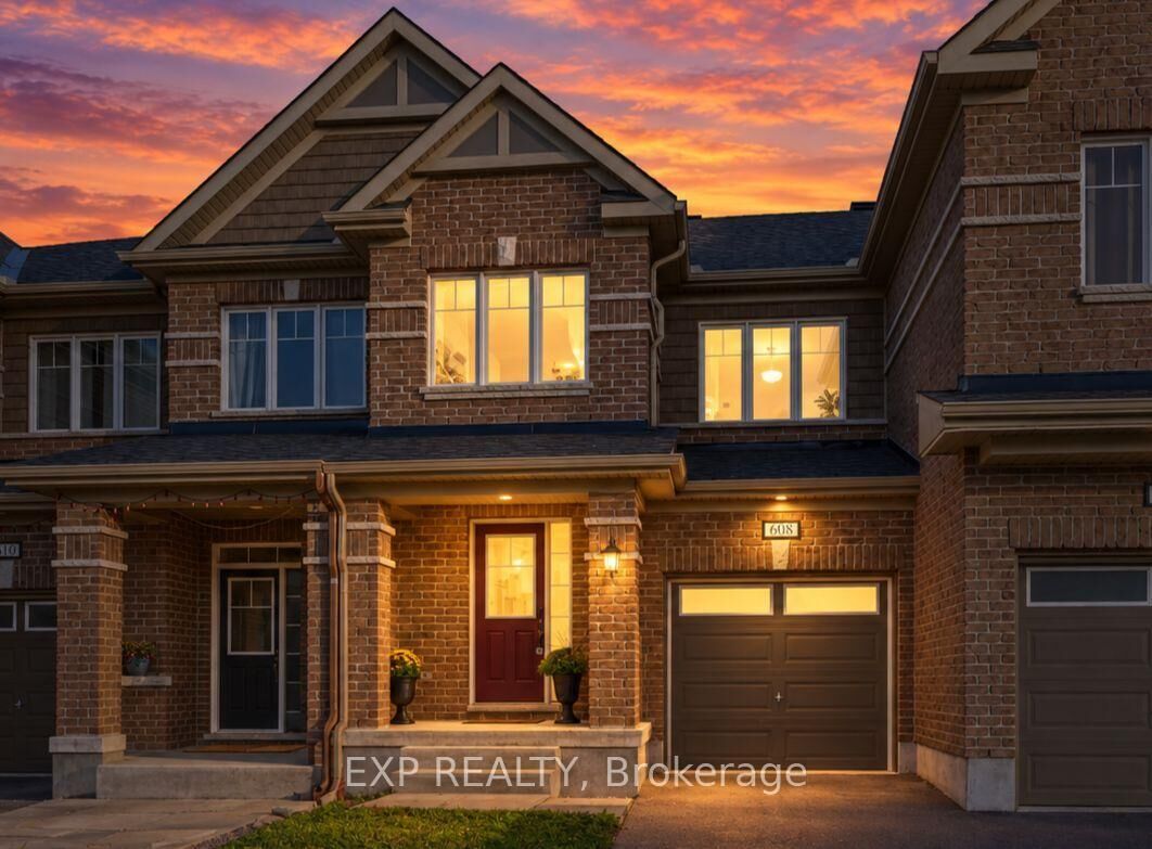 Property Photo:  608 Parade Drive  ON K2S 0Y5 